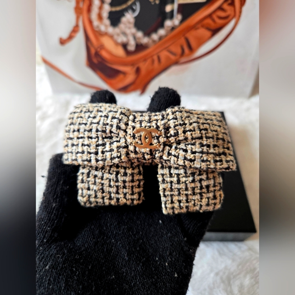 Authentic Chanel Bow Tweed Headband with box - Picture 12 of 15